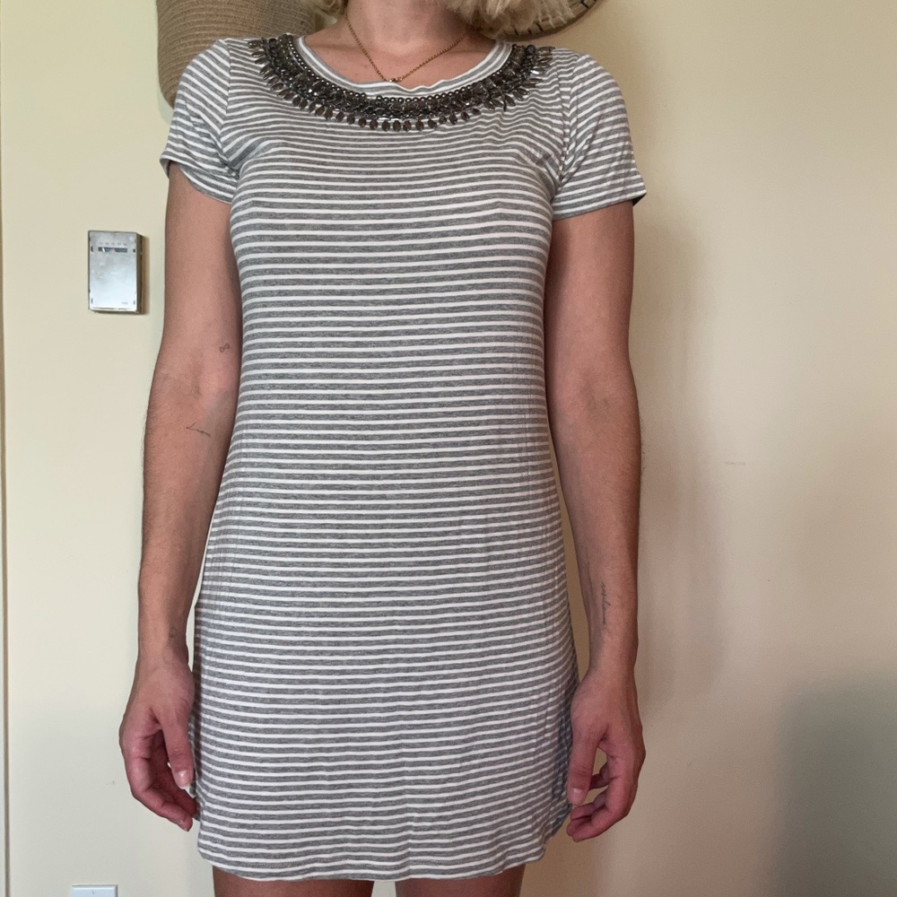 Basic dress with embroidery in the from and back!